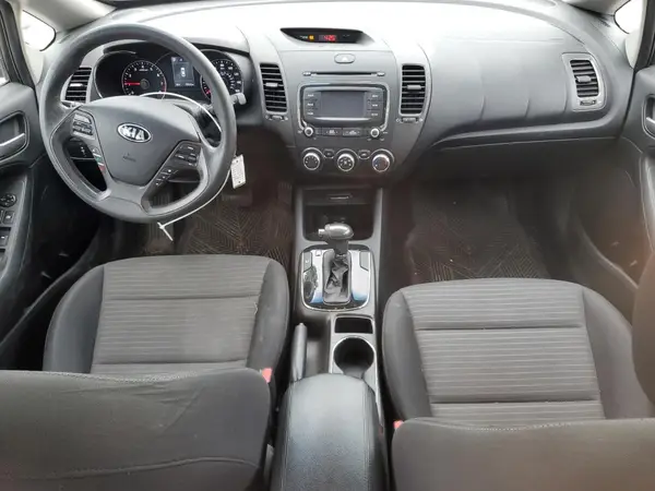 3KPFL4A78HE131099 2017 KIA FORTE - Image 8