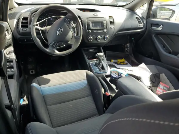 3KPFL4A78HE132267 2017 KIA FORTE - Image 8
