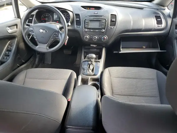 3KPFL4A78HE132950 2017 KIA FORTE - Image 8