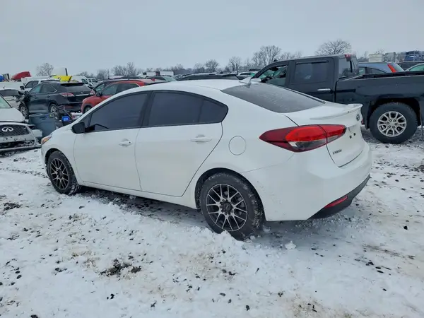 3KPFL4A78HE133354 2017 KIA FORTE - Image 2