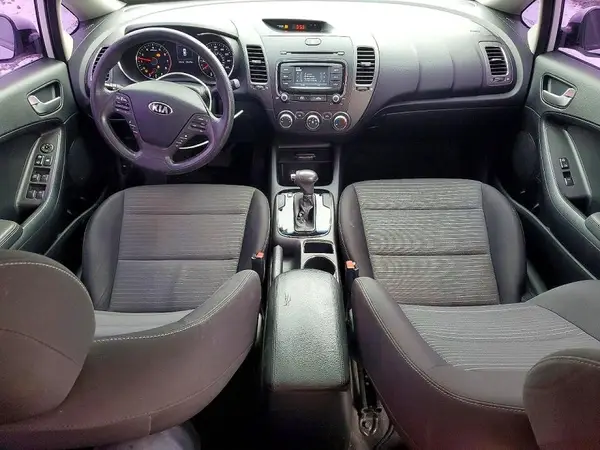 3KPFL4A78HE133354 2017 KIA FORTE - Image 8