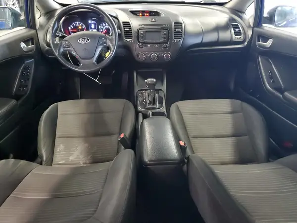 3KPFL4A78HE133404 2017 KIA FORTE - Image 8