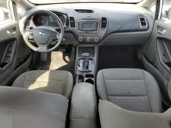 3KPFL4A78HE138277 2017 KIA FORTE - Image 8