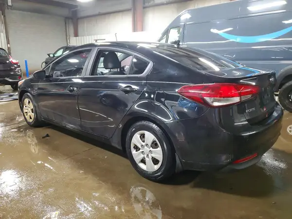 3KPFL4A78HE140563 2017 KIA FORTE - Image 2