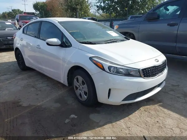 3KPFL4A78HE142345 2017 KIA FORTE - Image 1