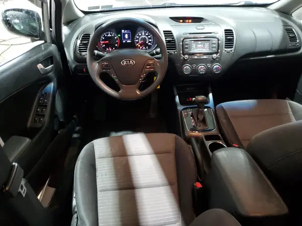 3KPFL4A78HE143897 2017 KIA FORTE - Image 8
