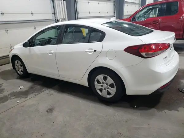 3KPFL4A78HE144841 2017 KIA FORTE - Image 2