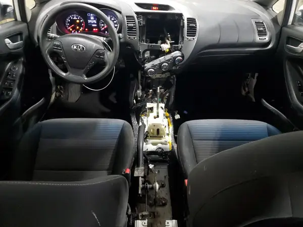 3KPFL4A78HE144841 2017 KIA FORTE - Image 8