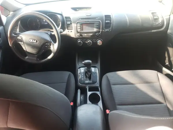 3KPFL4A78HE145410 2017 KIA FORTE - Image 8