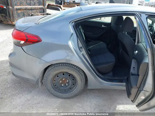 3KPFL4A78HE146508 2017 KIA FORTE - Image 8