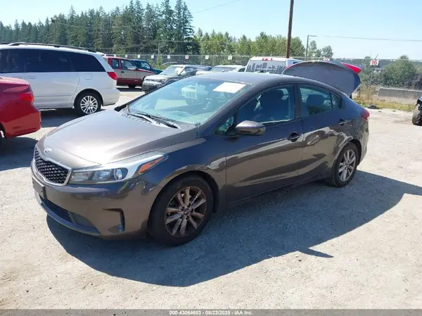3KPFL4A78HE147061 2017 KIA FORTE - Image 2