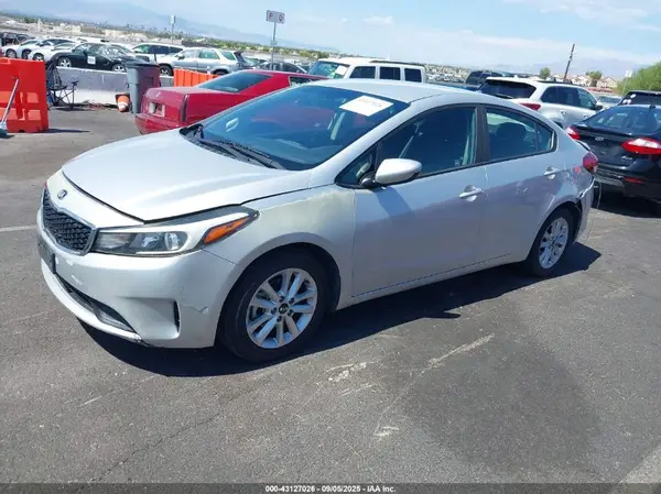 3KPFL4A78HE149831 2017 KIA FORTE - Image 2