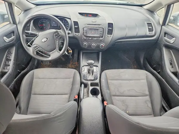 3KPFL4A78HE150347 2017 KIA FORTE - Image 8