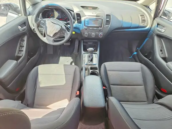 3KPFL4A78HE151577 2017 KIA FORTE - Image 8