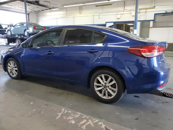 3KPFL4A78HE153121 2017 KIA FORTE - Image 2