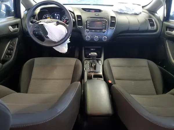 3KPFL4A78HE153121 2017 KIA FORTE - Image 8