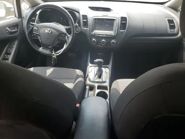 3KPFL4A78HE155743 2017 KIA FORTE - Image 8