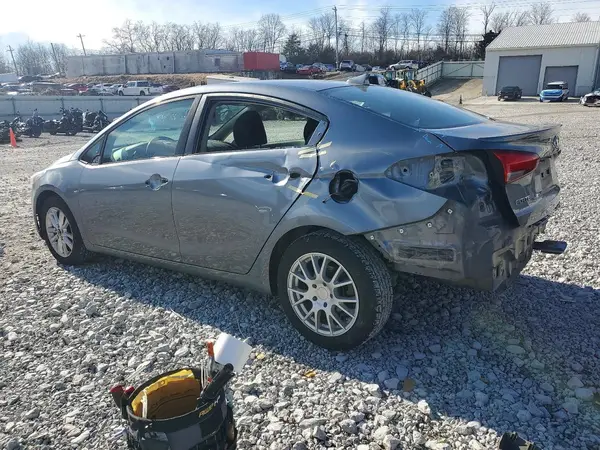 3KPFL4A78HE156021 2017 KIA FORTE - Image 2