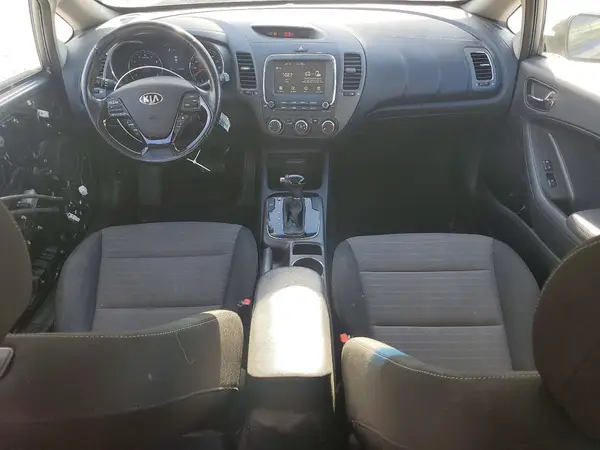 3KPFL4A78HE156021 2017 KIA FORTE - Image 8