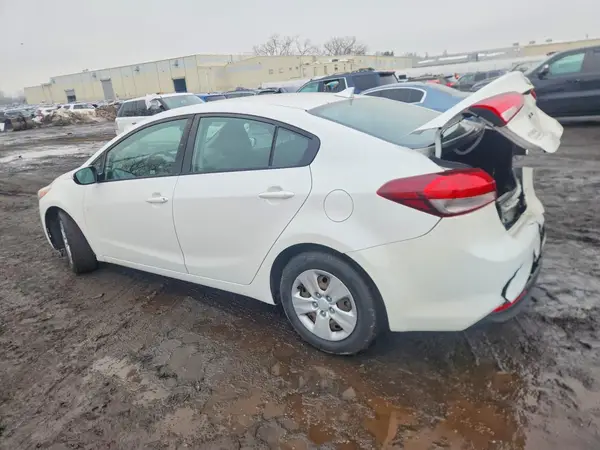 3KPFL4A78HE156715 2017 KIA FORTE - Image 2
