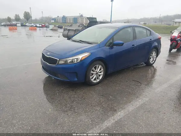 3KPFL4A78HE156746 2017 KIA FORTE - Image 2