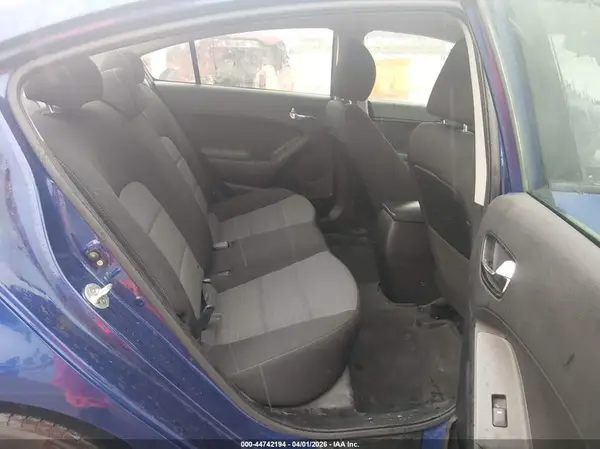 3KPFL4A78HE156746 2017 KIA FORTE - Image 8