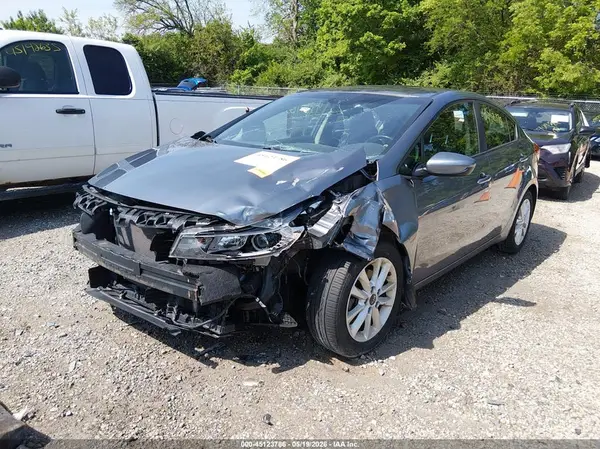3KPFL4A78HE160098 2017 KIA FORTE - Image 2