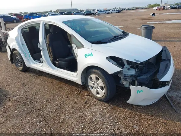 3KPFL4A78HE160277 2017 KIA FORTE - Image 1