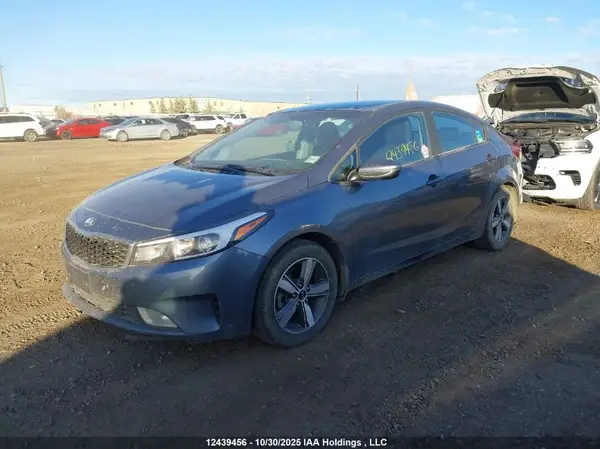 3KPFL4A78JE163766 2018 KIA FORTE - Image 2