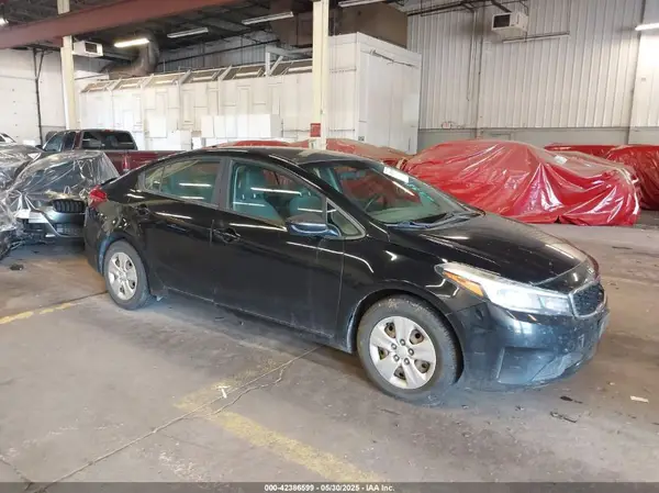 3KPFL4A78JE164013 2018 KIA FORTE - Image 1