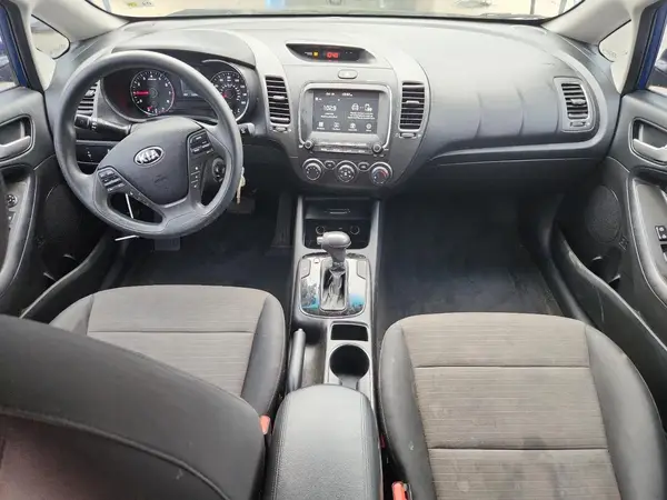 3KPFL4A78JE164965 2018 KIA FORTE - Image 8