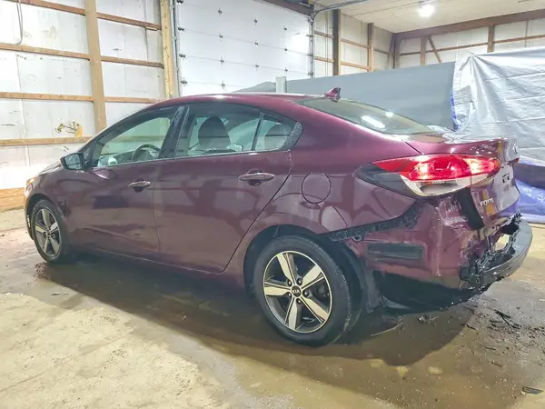 3KPFL4A78JE169566 2018 KIA FORTE - Image 2