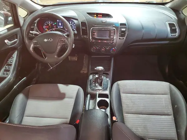3KPFL4A78JE169566 2018 KIA FORTE - Image 8