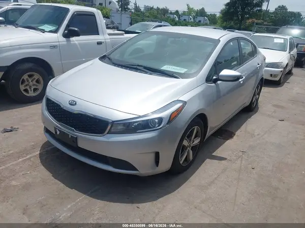 3KPFL4A78JE169888 2018 KIA FORTE - Image 2