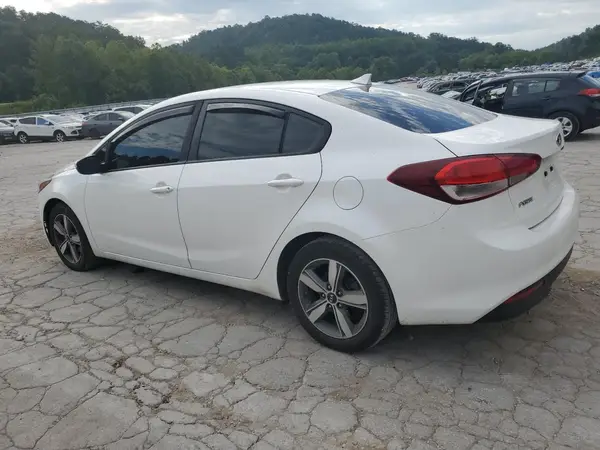 3KPFL4A78JE169907 2018 KIA FORTE - Image 2