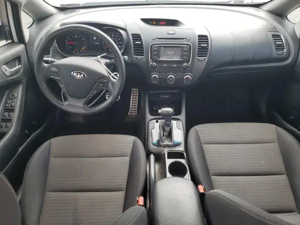 3KPFL4A78JE169907 2018 KIA FORTE - Image 8