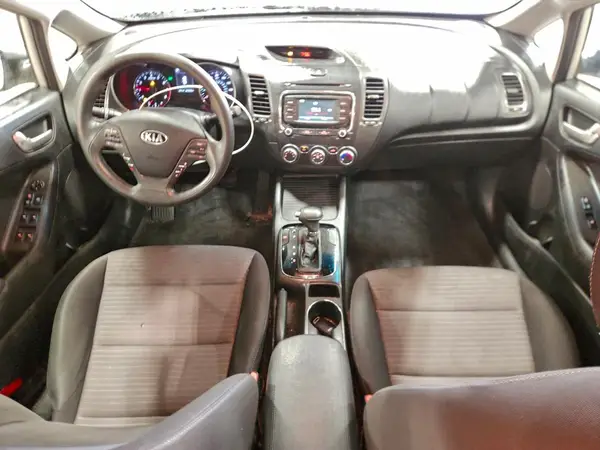 3KPFL4A78JE169938 2018 KIA FORTE - Image 8