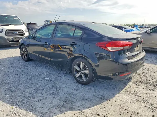 3KPFL4A78JE170278 2018 KIA FORTE - Image 2