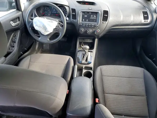 3KPFL4A78JE170278 2018 KIA FORTE - Image 8