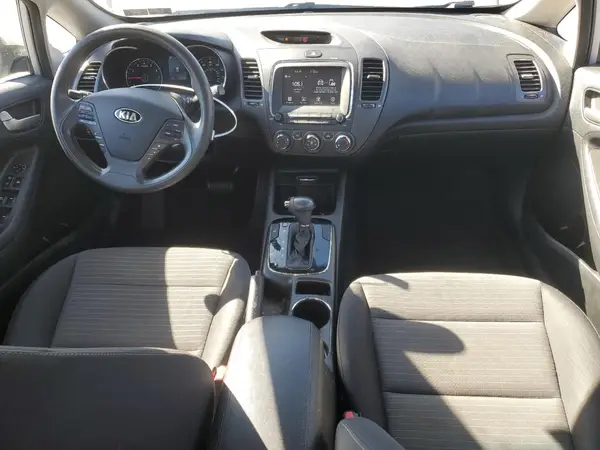 3KPFL4A78JE170376 2018 KIA FORTE - Image 8