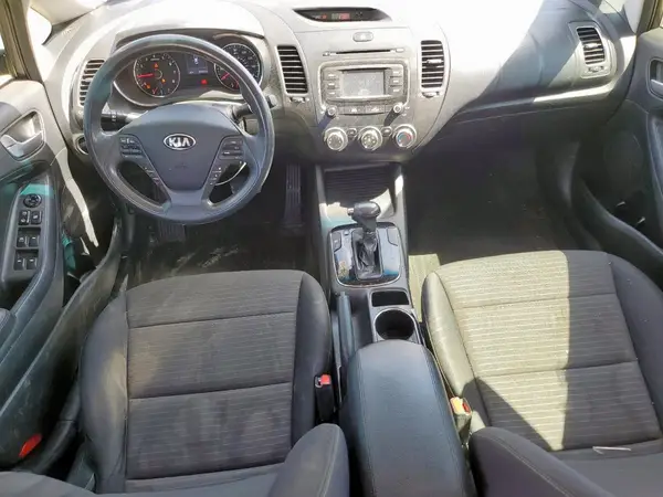 3KPFL4A78JE170734 2018 KIA FORTE - Image 8