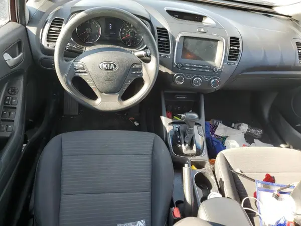 3KPFL4A78JE170846 2018 KIA FORTE - Image 8