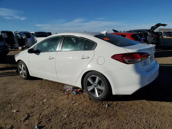 3KPFL4A78JE171902 2018 KIA FORTE - Image 2