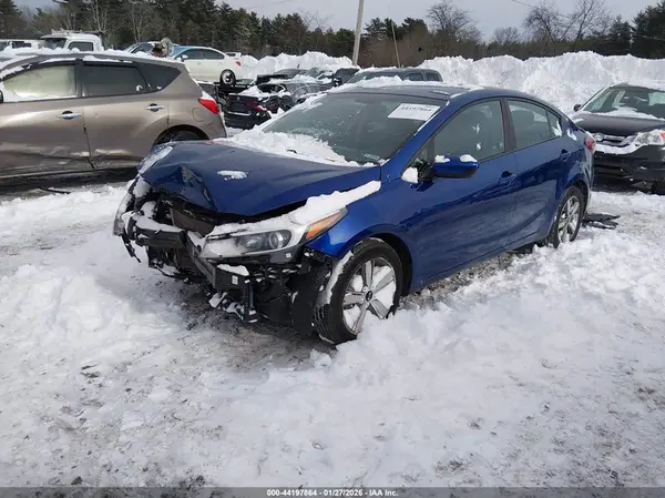 3KPFL4A78JE173732 2018 KIA FORTE - Image 2