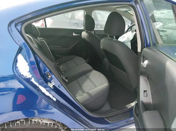 3KPFL4A78JE173732 2018 KIA FORTE - Image 8