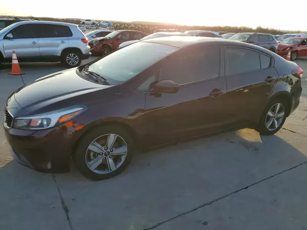 3KPFL4A78JE173925 2018 KIA FORTE - Image 1