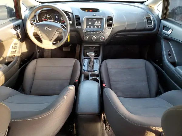 3KPFL4A78JE173925 2018 KIA FORTE - Image 8