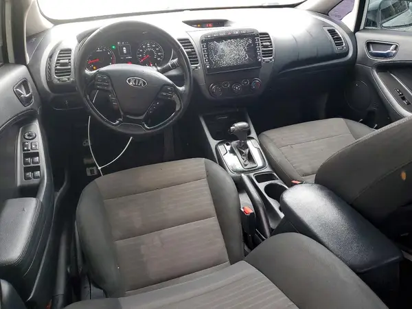 3KPFL4A78JE175366 2018 KIA FORTE - Image 8
