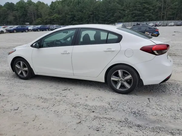 3KPFL4A78JE176937 2018 KIA FORTE - Image 2