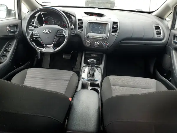 3KPFL4A78JE176937 2018 KIA FORTE - Image 8